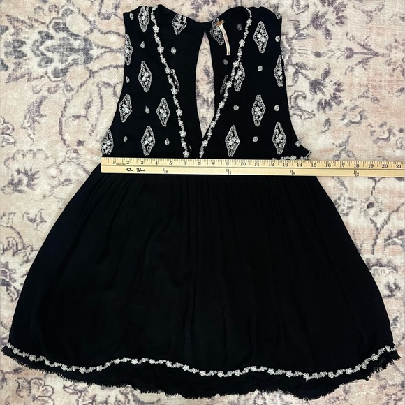 Free People Black Diamond Embroidered Sleeveless Tunic Top Size  XS - Picture 7 of 11
